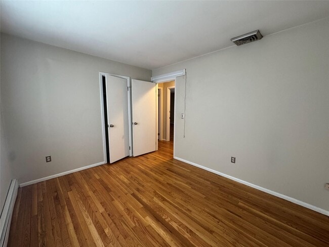Building Photo - 553 Cross Hill Ln