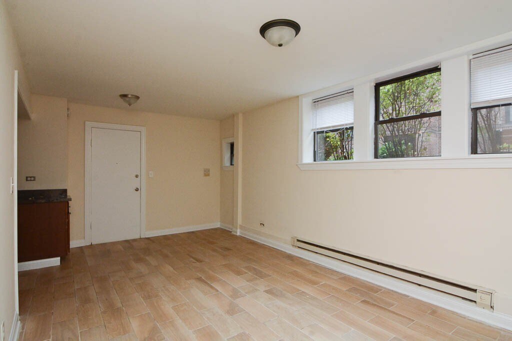 Building Photo - 3728 N Pine Grove Ave