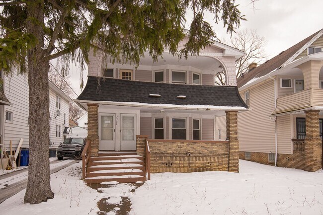 Building Photo - 3331 E 140th St