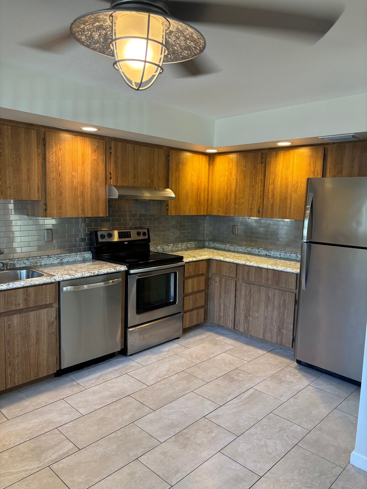 Building Photo - 60 Joanne Pl