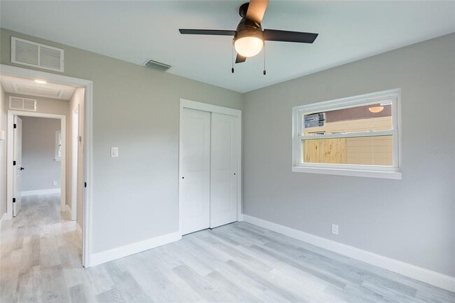 2nd bedroom - 1918 E Shadowlawn Ave