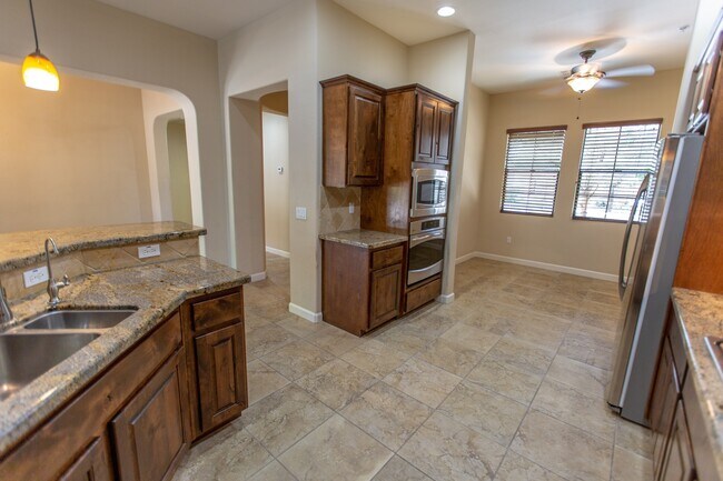 Building Photo - 4700 S Fulton Ranch Blvd