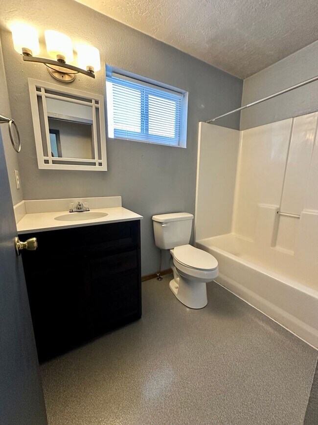 Building Photo - PENDING APPLICATION- Beautiful 3 Bedroom S...
