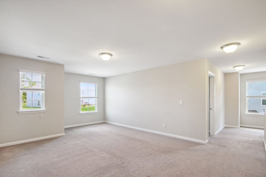 Building Photo - 2169 Grist Mill Dr SW