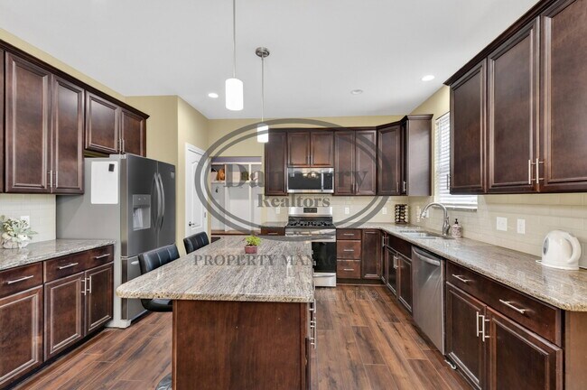 Building Photo - 24989 Reddington Ct