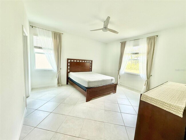 Building Photo - 10995 Pinot Dr