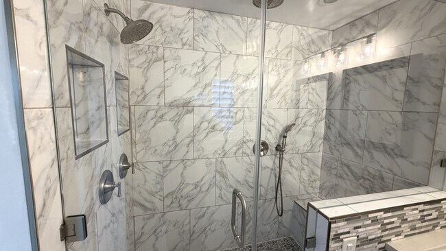 Building Photo - 3069 Hackett Ave