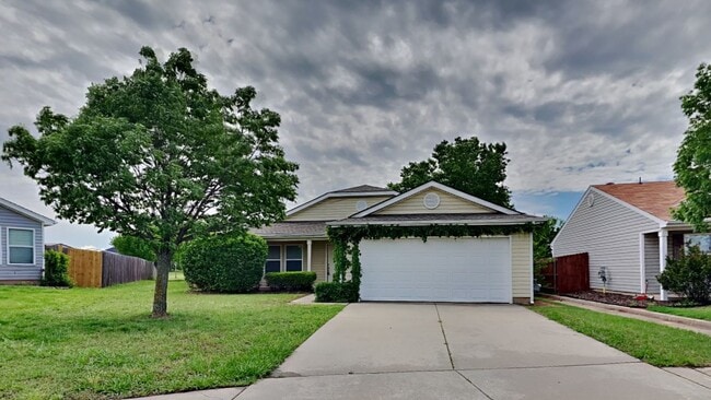 Building Photo - 3 Bedroom 2 Bath with 2 Car Garage - Moore...