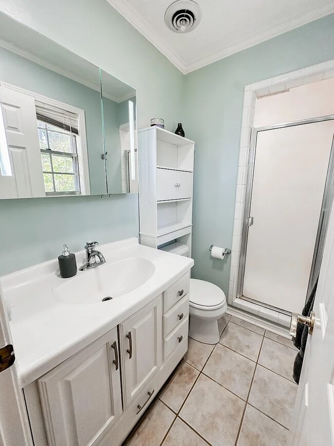 Master Bath - 110 Ridgeland Dr