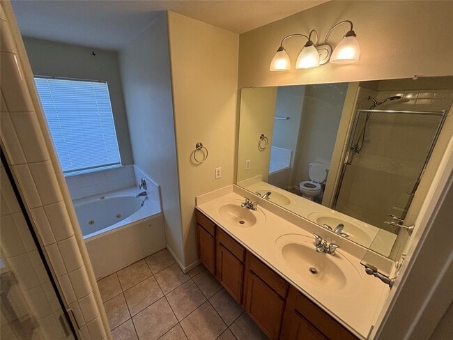 Building Photo - 6302 Ballina Meadows Ct