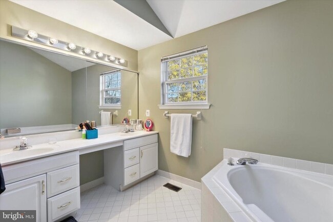 Building Photo - 116 Gleneagles Dr