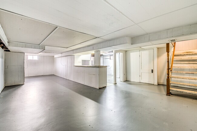 Building Photo - 1700 Patterson Rd