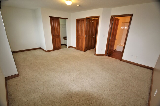 Building Photo - 2 Bedroom - Dublin