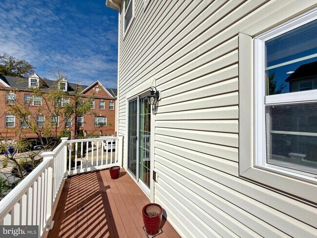 Building Photo - 2711 Coppersmith Pl