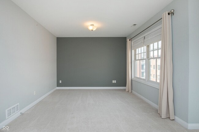 Building Photo - 517 N Park Ave