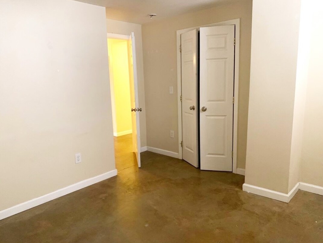 Building Photo - 74 Frankfort St