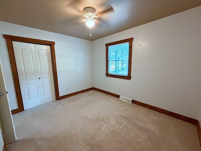 Building Photo - 8800 Sedbergh Dr