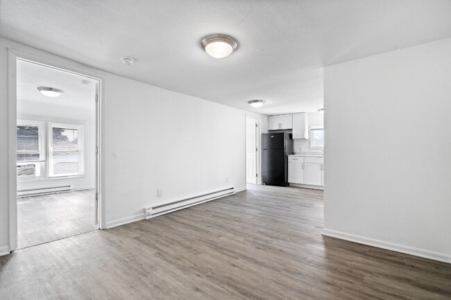 Building Photo - 102 S West St