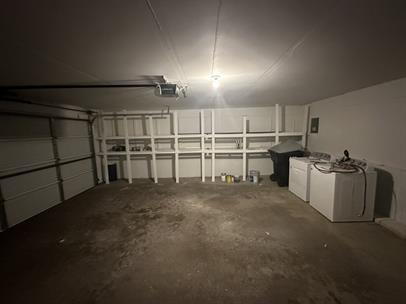 Building Photo - "Charming Anoka Retreat: 3-Bedroom Home with Finished Basement & Large Yard with Fence!"