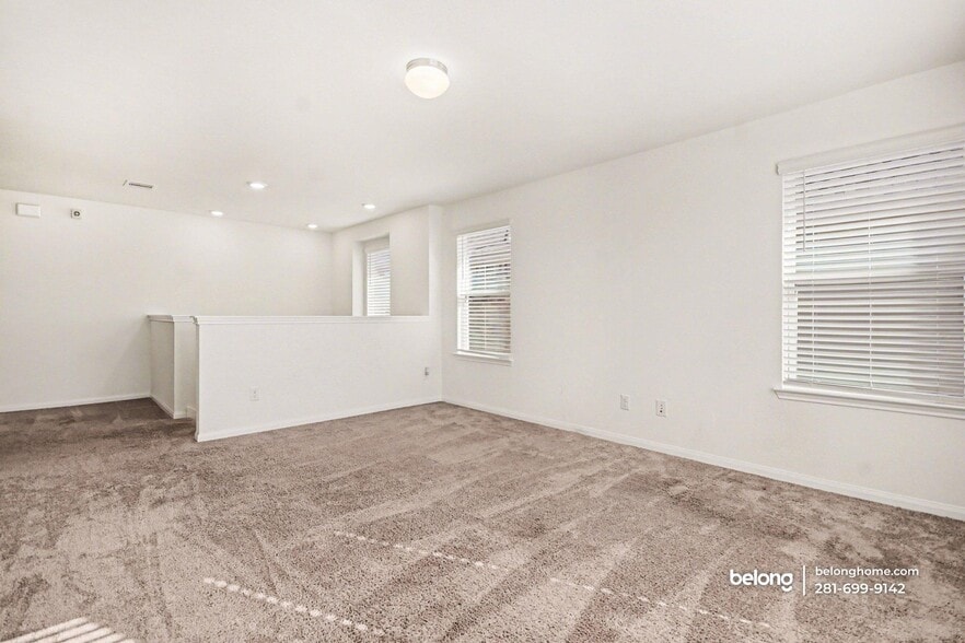 Building Photo - 7218 Bakersfield Ct