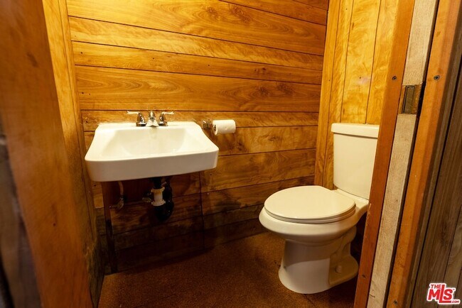 Building Photo - 443 Lomita St