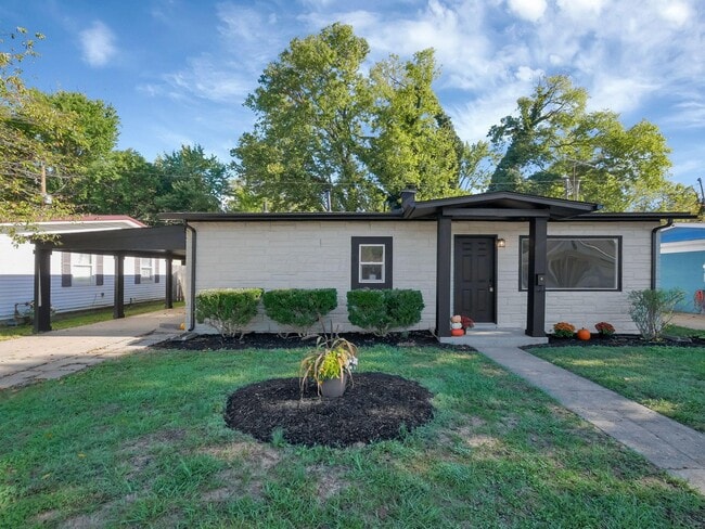 Building Photo - 452 Stella Ave