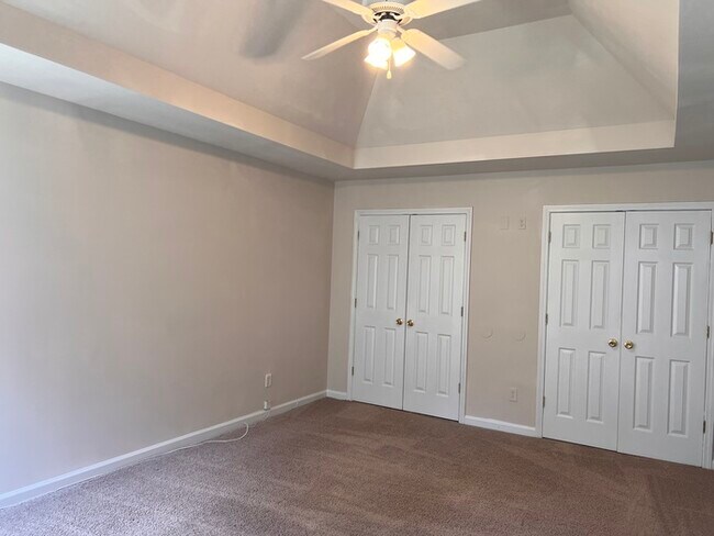 Building Photo - 9135 Belaire St