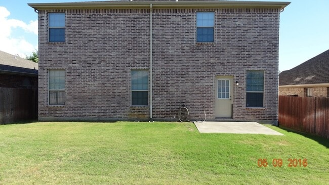 Building Photo - 2681 Calmwater Dr