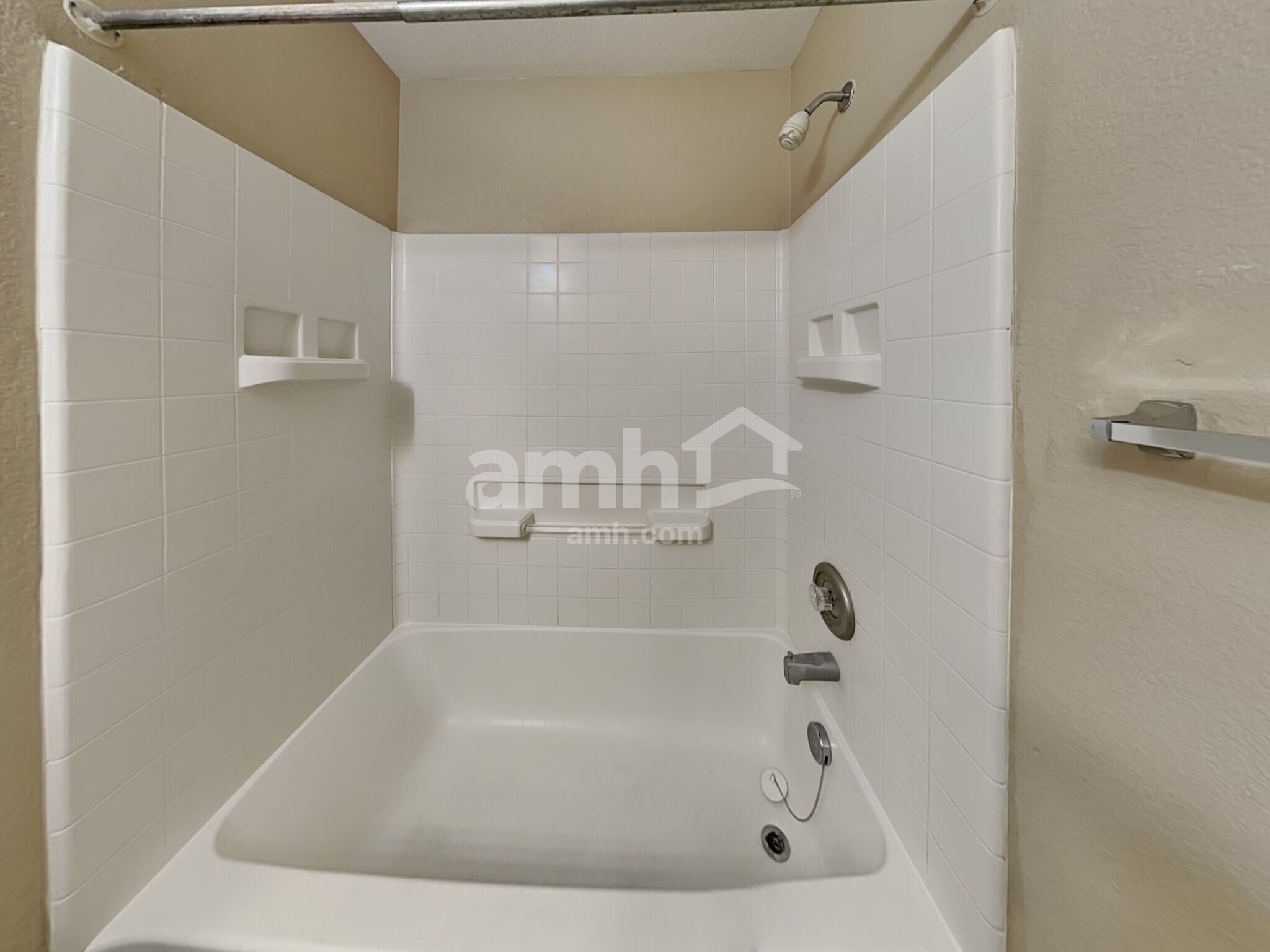 Building Photo - 5567 N Gibraltar St