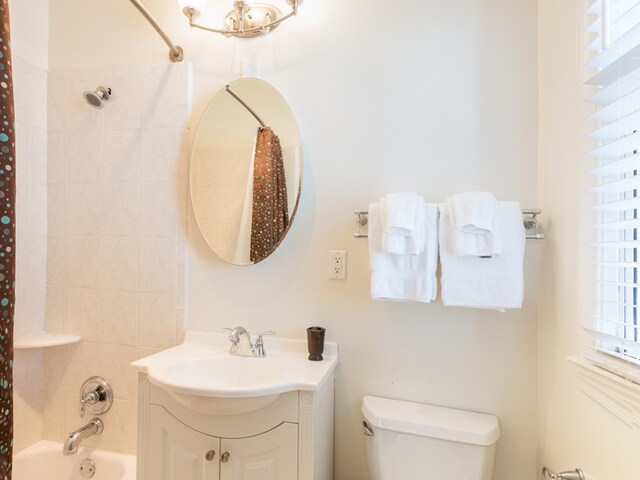Building Photo - 1828 Riggs Place NW Apt 21