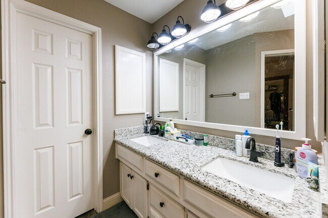 Building Photo - 6037 72nd St