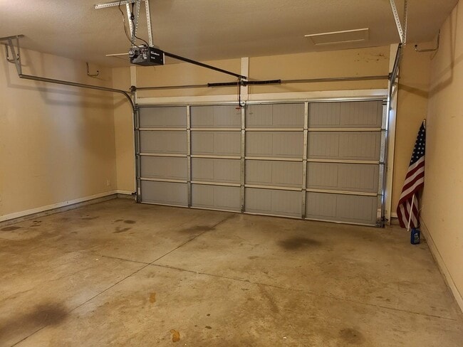 Building Photo - 7327 San Vista Dr