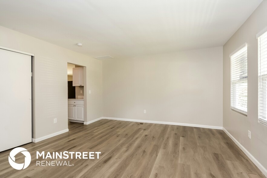 Building Photo - 5552 Ehrling Rd