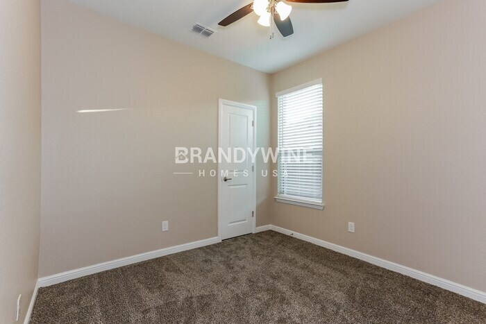 Building Photo - 928 Nicole Way