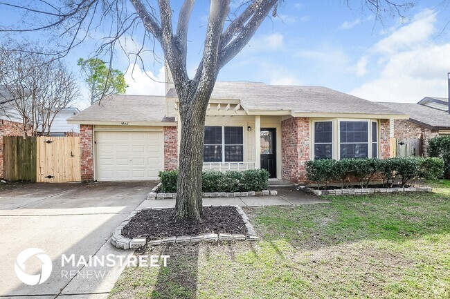 Building Photo - 4644 Baytree Dr