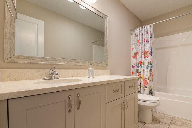 Building Photo - 453 Arrowwood Dr