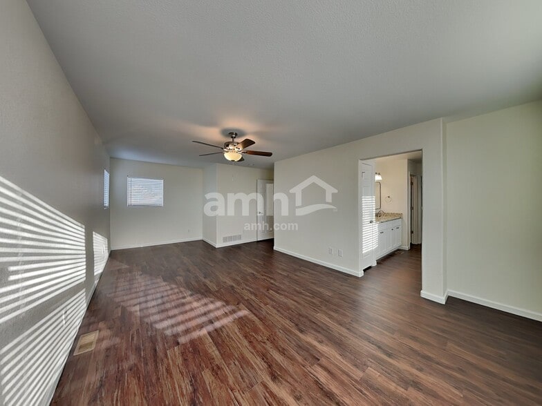 Building Photo - 3628 Red Baron Dr