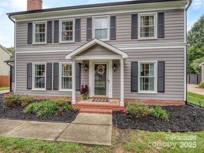 Building Photo - 8715 Parkchester Dr