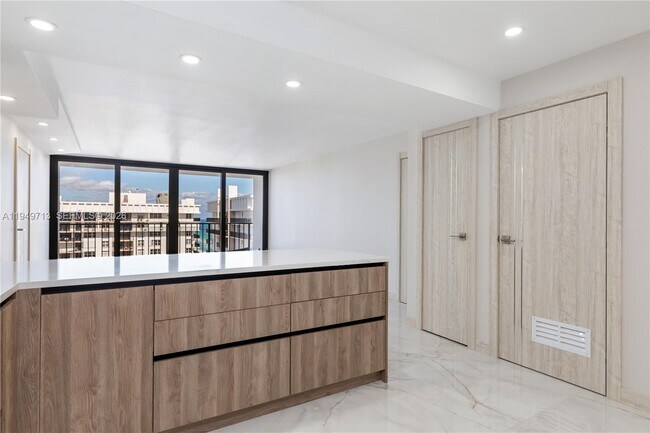 Building Photo - 2401 S Ocean Dr