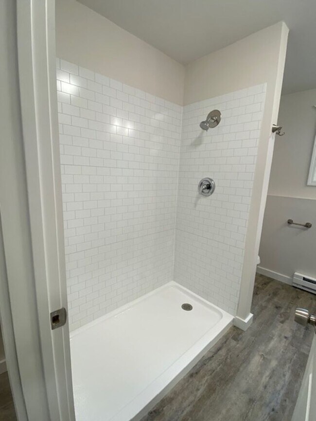 Building Photo - 632