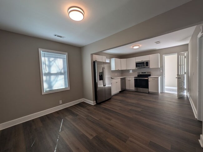 Building Photo - Newly renovated ranch-style home located in Rock Hill!