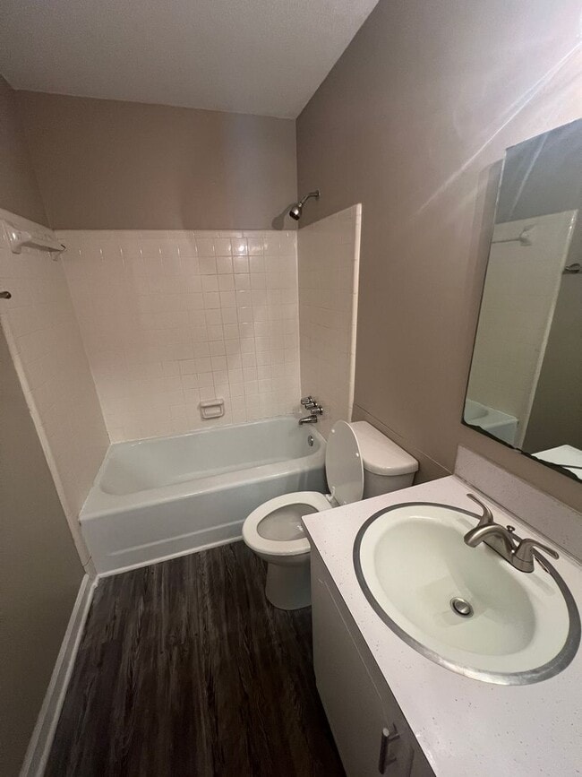 Building Photo - 2 Bedroom Duplex Available (Monroe)