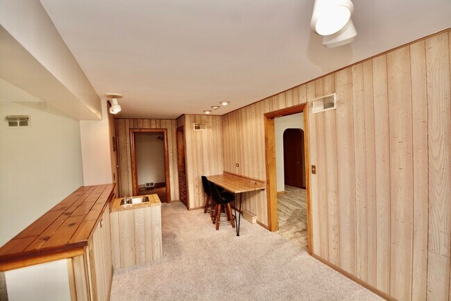 Building Photo - 819 N 17th Ave