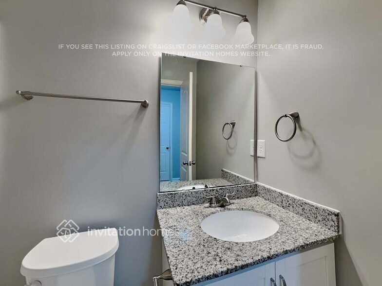 Building Photo - 915 Mathis Ave