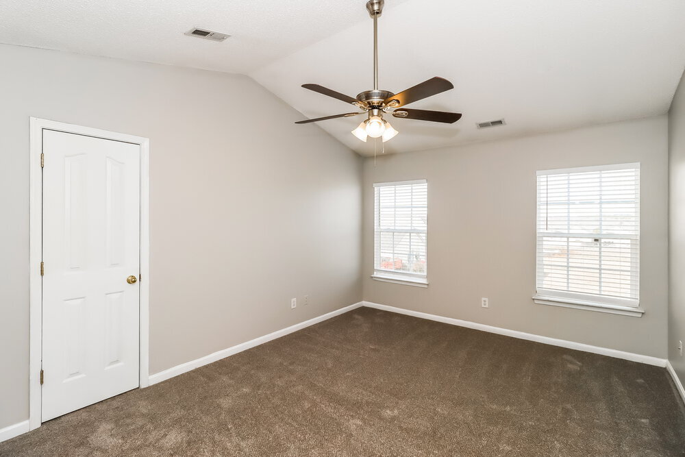 Building Photo - 1353 Bray Dr