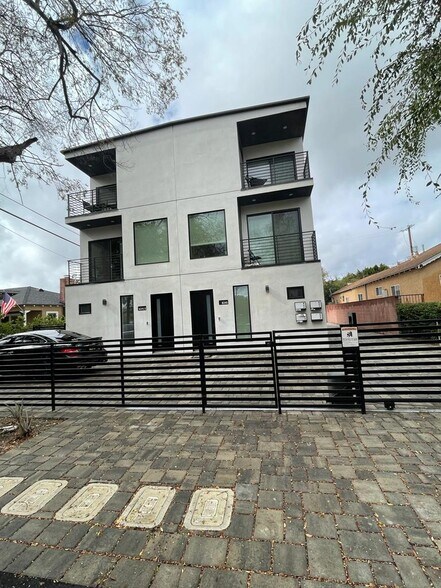 Building Photo - 6345 Farmdale Ave