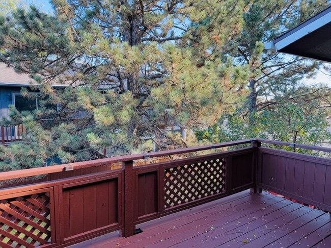 Building Photo - December Free and January HALF OFF! West End Condo with Deck, Central AC and community pool