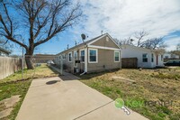 Building Photo - Renovated 2 bedroom | 1 Bath Duplex