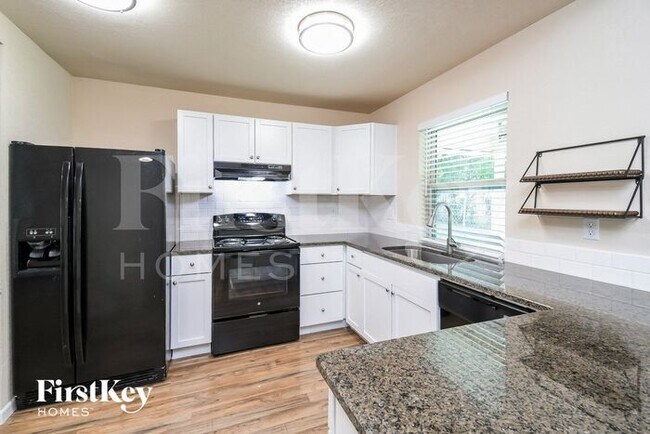 Building Photo - 333 E Springdale Ln