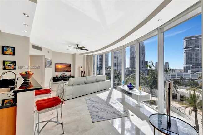 Building Photo - 333 Las Olas Way